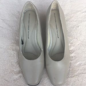 Beige tender tootsies heels size 8.5 wide